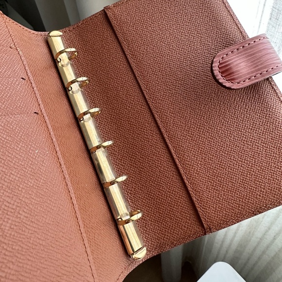 Louis Vuitton Agenda - Picture 5 of 10